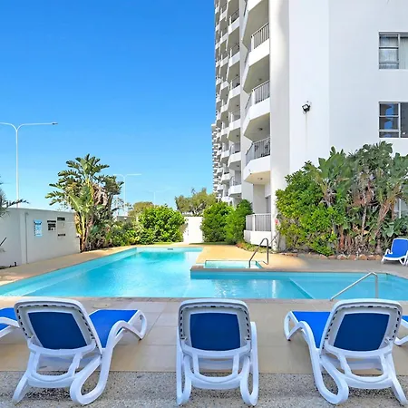 Pacific Plaza Apartments-3